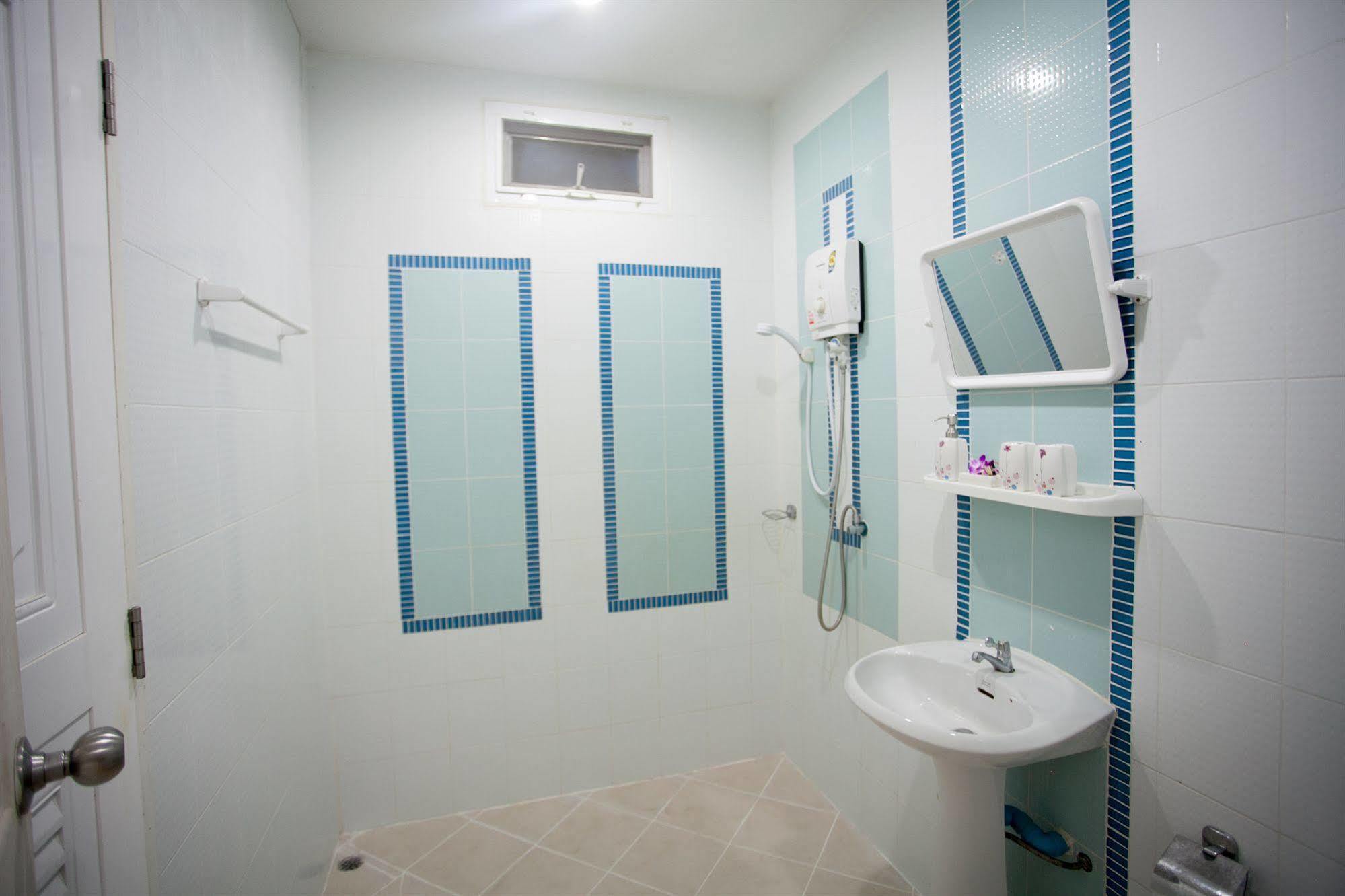 Lucky Lek Resort Rawai Екстер'єр фото
