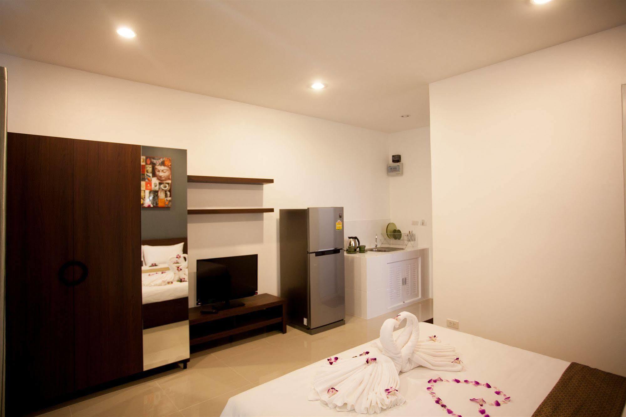 Lucky Lek Resort Rawai Екстер'єр фото